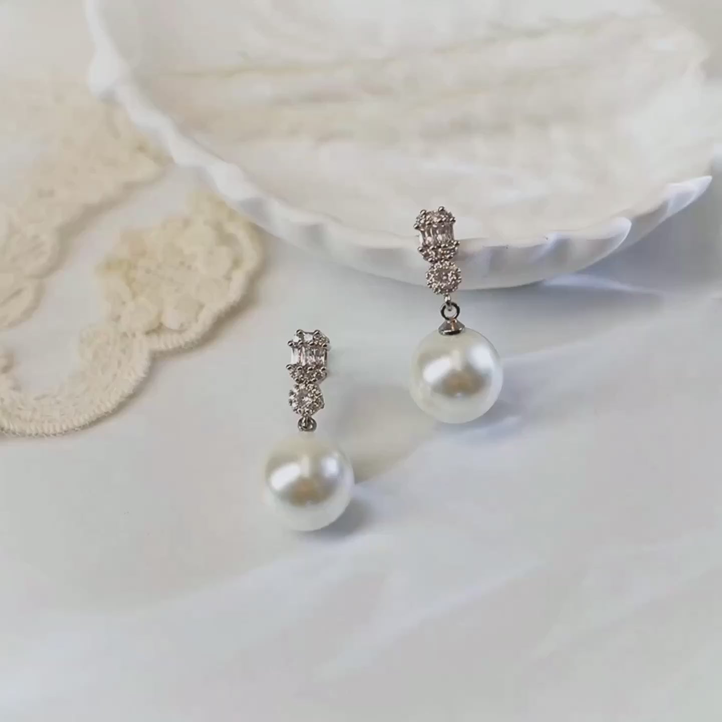 Elegant Pearl Drop Earrings with Sparkling Accents: Perfect Bridal or Formal Accessory!