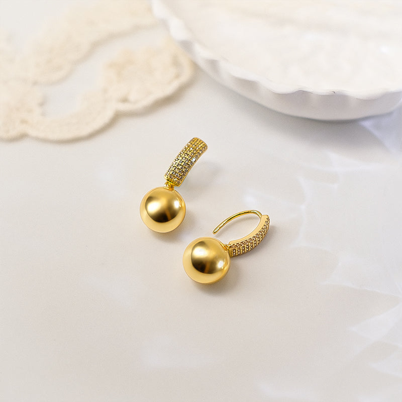 Dazzling 18K Gold-Plated Pearl Hoop Earrings: Instant Luxe Glam!