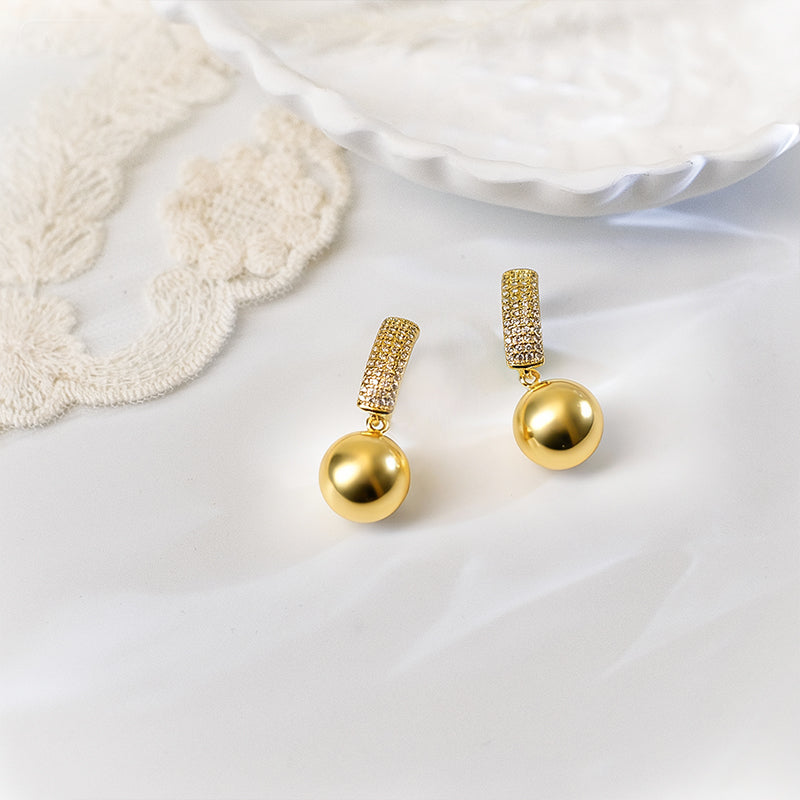 Dazzling 18K Gold-Plated Pearl Hoop Earrings: Instant Luxe Glam!